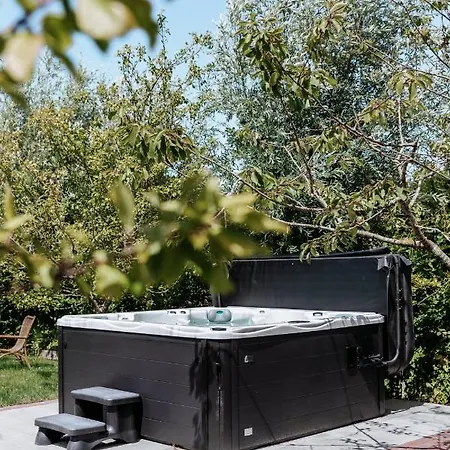 Buytenlust فندق مبيت وإفطار 4*